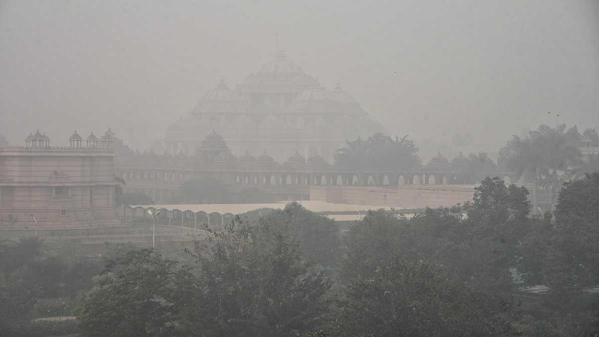 Delhi Air Pollution: AQI Remains 'Very Poor', Entry Of Non-Essential ...